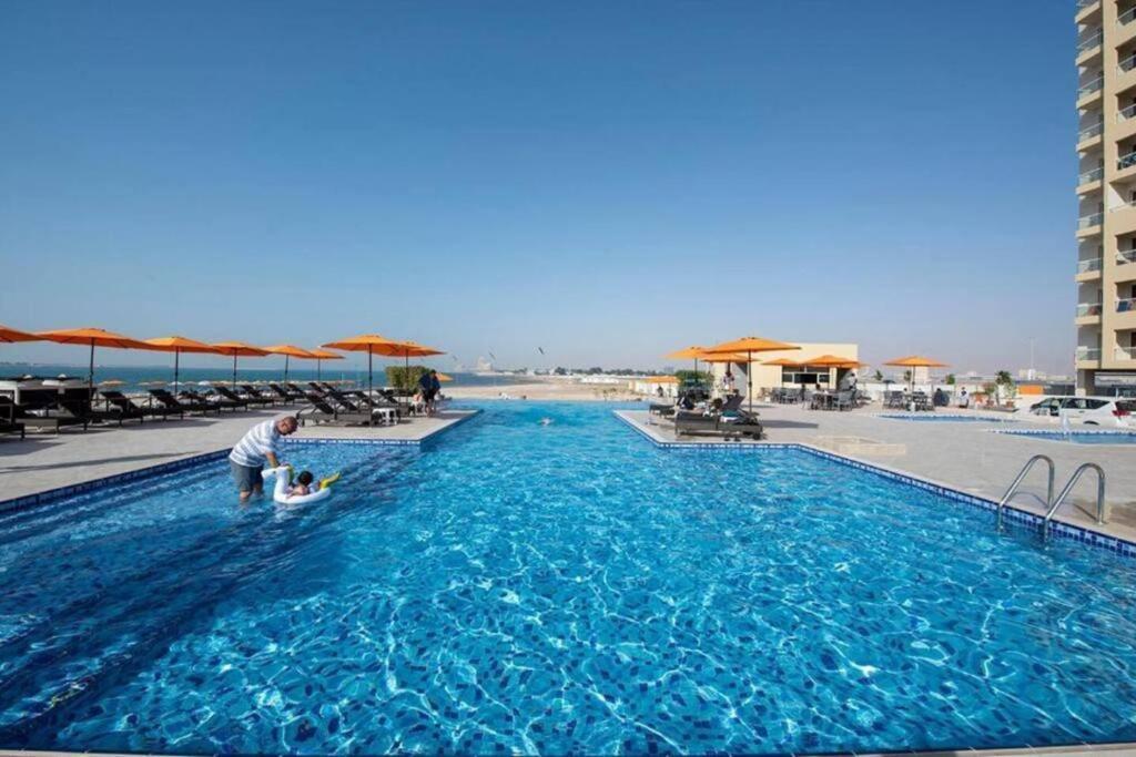Live And Experience Al Marjan Island 1br Apartment *